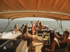 Sail & Stay